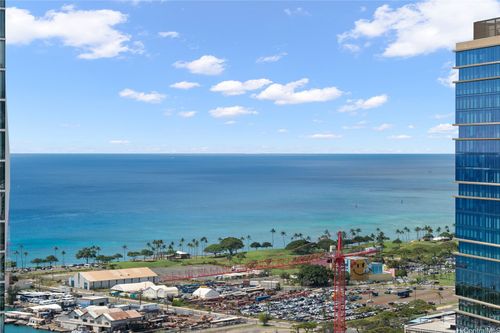 3613-987 Queen St, Honolulu, HI, 96814-3328 | Card Image