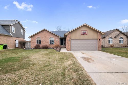 49248 Berkshire Dr, Chesterfield, MI, 48047-1769 | Card Image