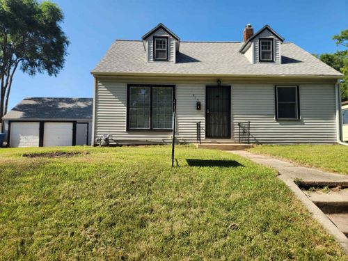 415 Charles Street, Waterloo, IA, 50701 | Card Image