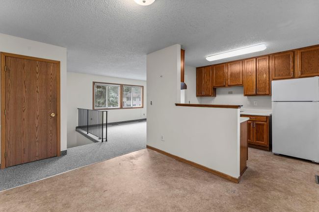 2115 Cliffview Dr, House other with 4 bedrooms, 2 bathrooms and null parking in Eagan MN | Image 5