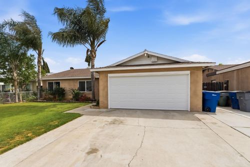 5850 E Ramona Ave, Fresno, CA, 93727-7947 | Card Image