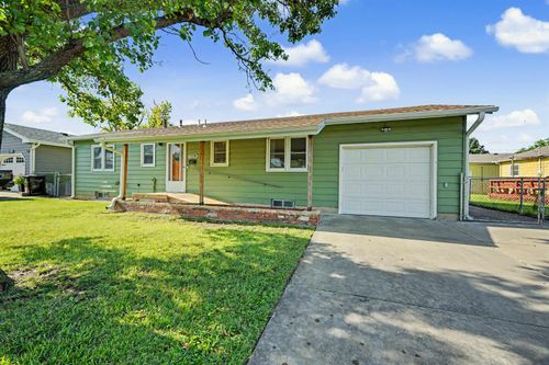 1308 Indian Rock Ln, Salina, KS, 67401-3338 | Card Image