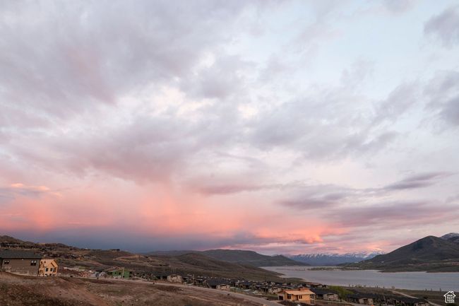 442 E Overlook Loop, Townhouse with 4 bedrooms, 5 bathrooms and 2 parking in Hideout UT | Image 57
