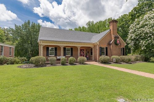 411 Battery Ave, Emporia, VA, 23847-2007 | Card Image