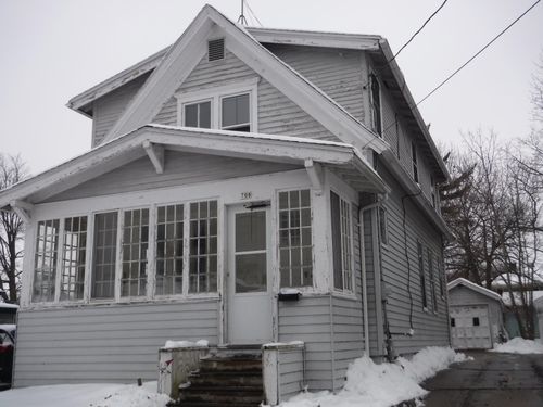 708 N 10th St, Manitowoc, WI, 54220-3904 | Card Image