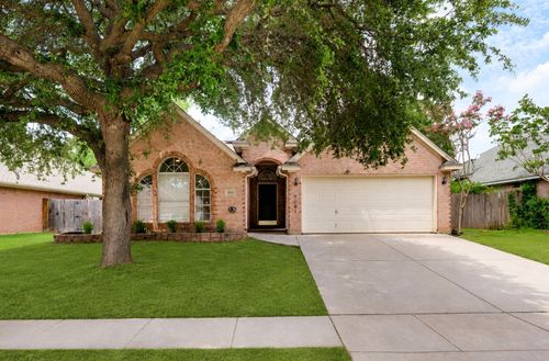 9041 San Joaquin Trl, Fort Worth, TX, 76118-7529 | Card Image