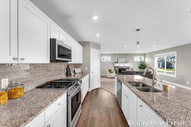 Kitchen | Image 11