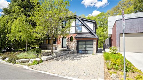 3 Oakwood Pl, Hamilton, ON, L8S4C9 | Card Image