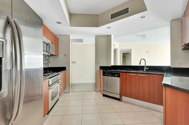 UNIT-1107 - 241 Riverside Dr, Condo with 2 bedrooms, 2 bathrooms and null parking in HOLLY HILL FL | Image 10