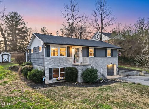 220 Susong Ln, Greeneville, TN, 37743-5547 | Card Image