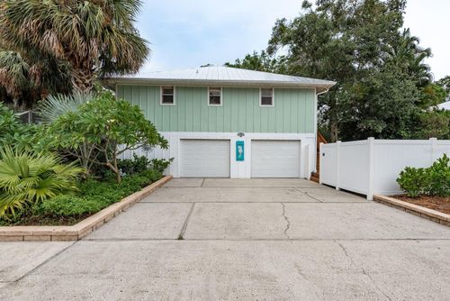 737 Ohio Ave, Palm Harbor, FL, 34683-4240 | Card Image
