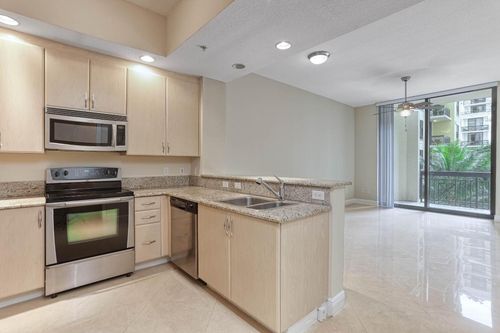 610-701 S Olive Ave, West Palm Beach, FL, 33401-6104 | Card Image