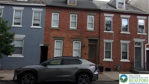 139 N 11th St, Allentown, PA, 18102-3840 | Card Image