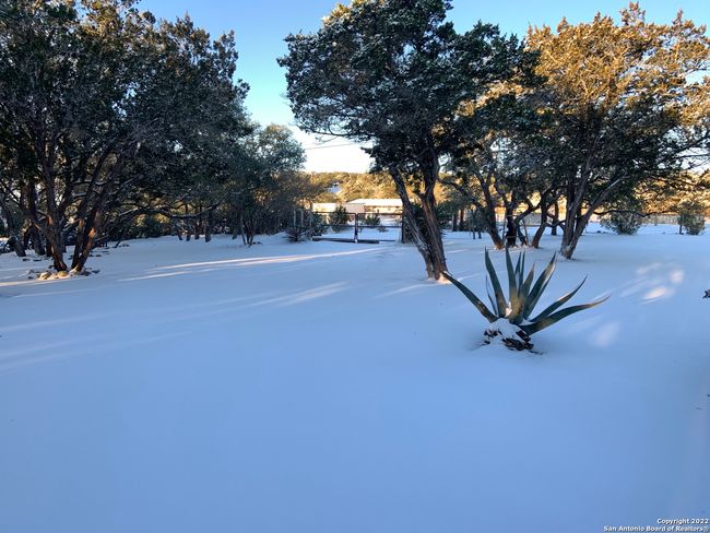 208 Scenic Mountain Dr, House other with 2 bedrooms, 3 bathrooms and null parking in Lakehills TX | Image 56