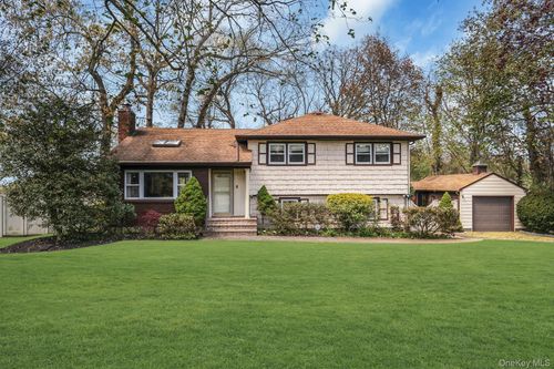 21 Ground Pine Ct, Dix Hills, NY, 11746-5701 | Card Image