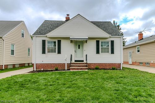 1557 Woodhurst Ave, Mayfield Heights, OH, 44124-3405 | Card Image