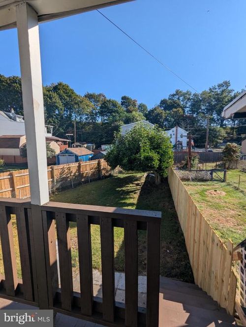 133 N Locust St, MOUNT CARMEL, PA, 17851-1713 | Card Image