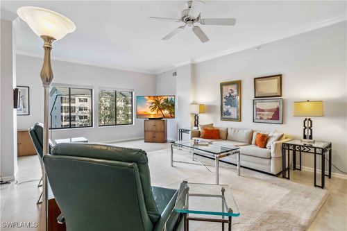 2-404-201 Arbor Lake Dr, NAPLES, FL, 34110-7643 | Card Image