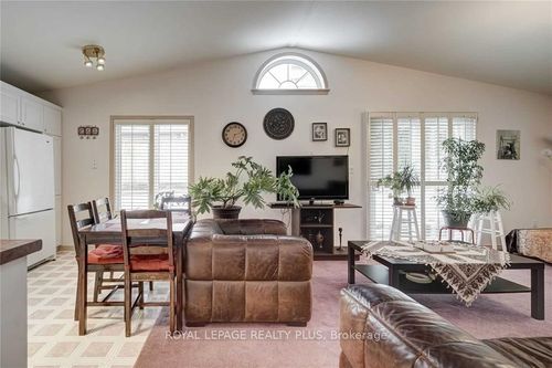 16 Alderway Ave, Brampton, ON, L6Y2B7 | Card Image