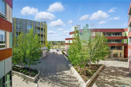 221-404 Av C S, Saskatoon, SK, S7M5M9 | Card Image