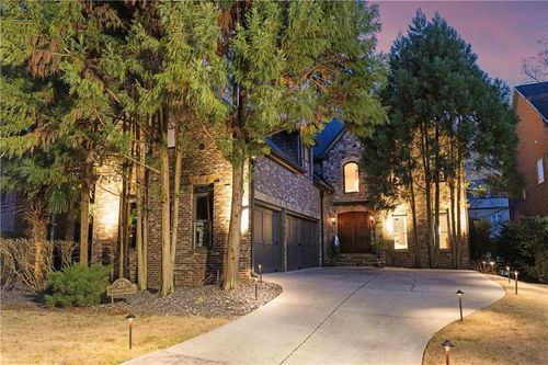 33 Cliftwood Drive, Atlanta, GA, 30328 | Card Image