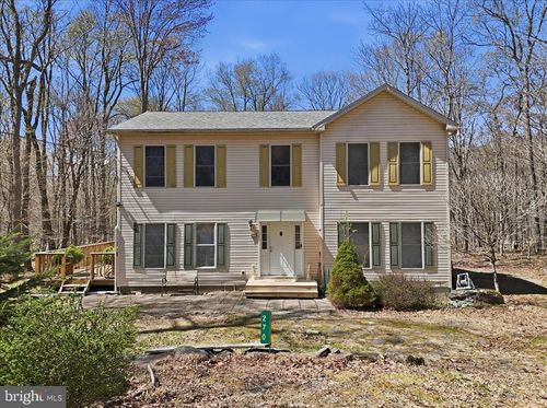 270 Packanack Dr, Gouldsboro, PA, 18424-9212 | Card Image