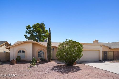 3329 W Los Reales Rd, Tucson, AZ, 85746-8240 | Card Image