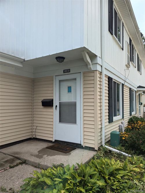 38030 Greenwood St, Westland, MI, 48185-3380 | Card Image