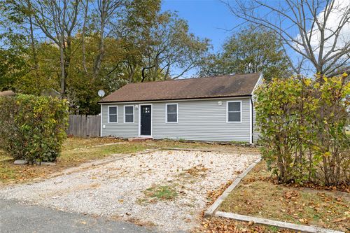 803 Meade Ave, Bellport, NY, 11713-1526 | Card Image