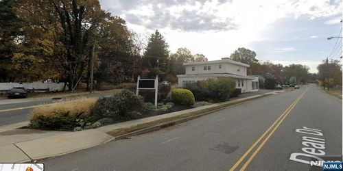 130 Dean Dr, Tenafly, NJ, 07670-2749 | Card Image