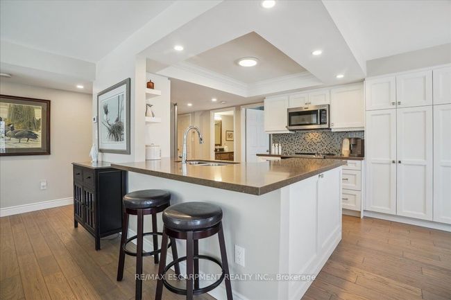 202C - 216 Plains Rd W, Condo with 2 bedrooms, 2 bathrooms and null parking in Burlington ON | Image 14
