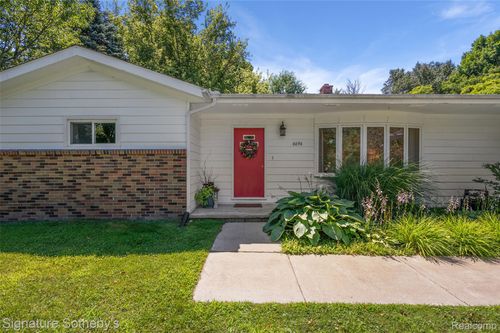 6694 Lierman Rd, Imlay City, MI, 48444-8504 | Card Image