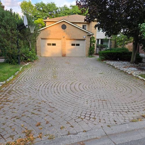 64 Brookshire Cir, Thornhill, ON, L3T7B3 | Card Image