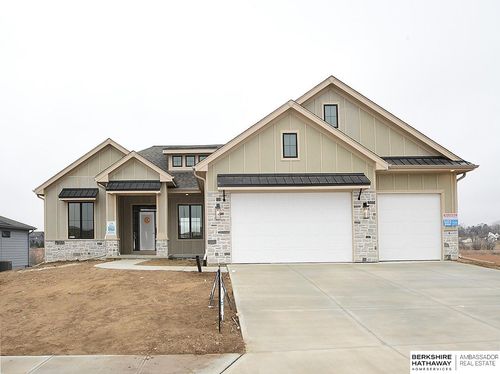 9956 S 118th St, Papillion, NE, 68046-5050 | Card Image