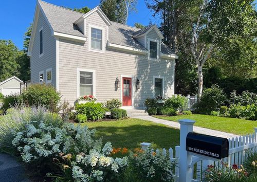 252 Foreside Road, Falmouth, ME, 04105 | Card Image