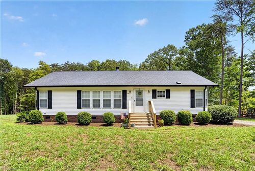 155 Lovings Rd, Reidsville, NC, 27320-8572 | Card Image