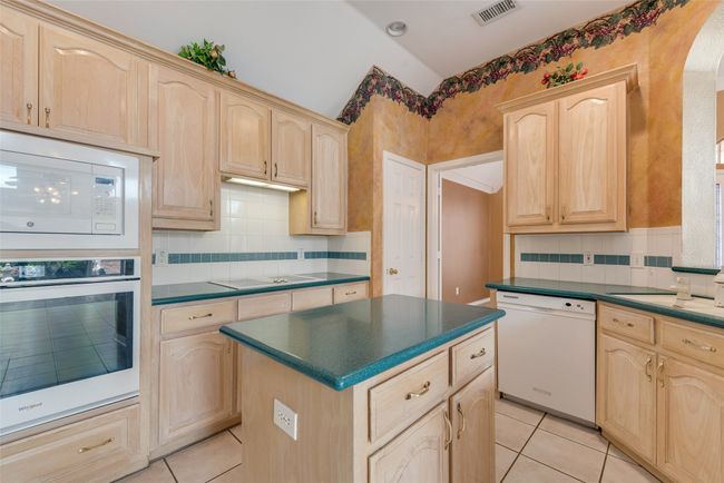 18132 Meandering Way, House other with 3 bedrooms, 2 bathrooms and null parking in Dallas TX | Image 16