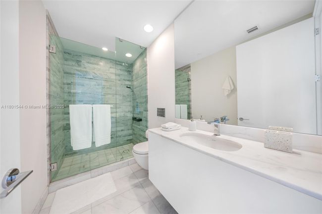 UNIT-305 - 10201 Collins Ave, Condo with 2 bedrooms, 3 bathrooms and null parking in Bal Harbour FL | Image 39