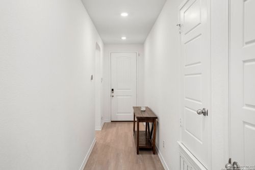 322 Eucharis, San Antonio, TX, 78245-4046 | Card Image