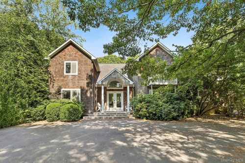 9 Rosebud Ln, East Quogue, NY, 11942-3628 | Card Image