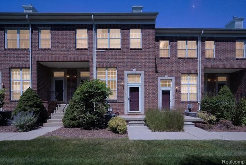 71-1901 Lindsay Ln, Ann Arbor, MI, 48104-4168 | Card Image