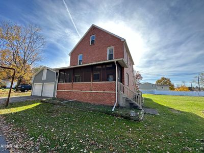 1018 Hedge Street, House other with 3 bedrooms, 3 bathrooms and null parking in Hollidaysburg PA | Image 1