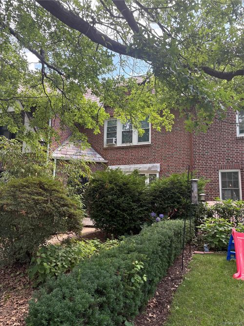 9608 68th Ave, Forest Hills, NY, 11375-5040 | Card Image