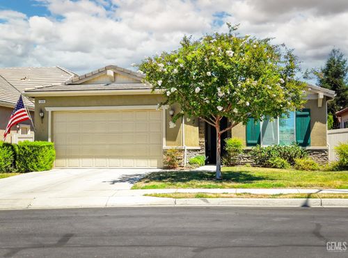 10006 Besancon Way, Bakersfield, CA, 93306-7578 | Card Image