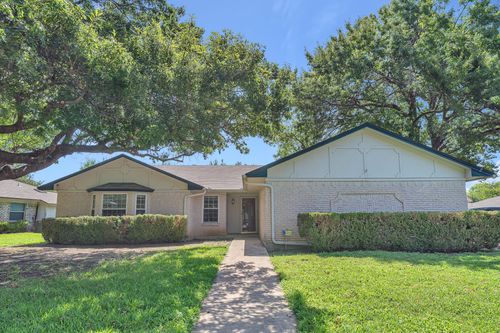 1720 Timbercreek Rd, Benbrook, TX, 76126-3928 | Card Image