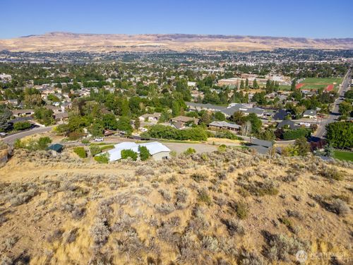 1 Skyline Dr, Wenatchee, WA, 98801 | Card Image