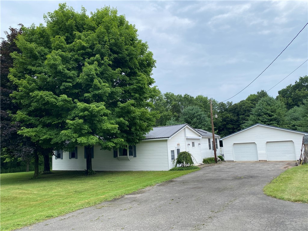 Anstee Rd, Clyde, NY 14433