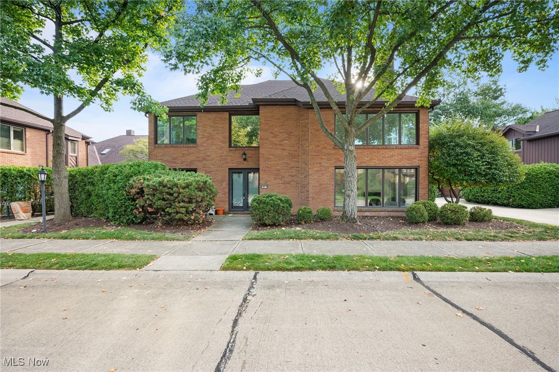 Brandon Pl, Rocky River, OH 44116