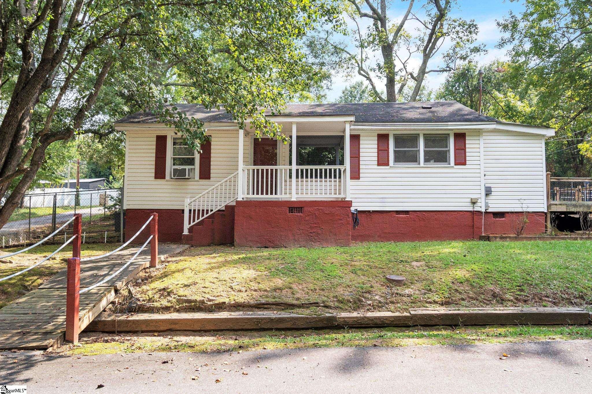 Pinebrook Dr, Greenville, SC 29611