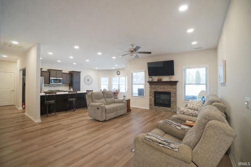3990 Kings Pass, Warsaw, IN, 46582-1317 | Card Image